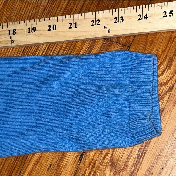 Gap cashmere blend sweater blue medium fall winter holidays back zip preppy - Picture 9 of 9